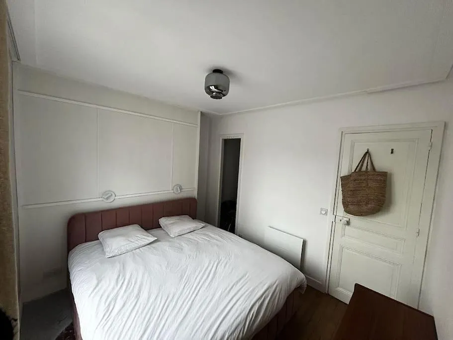 Superb Modern With Balconies 2p Paris
